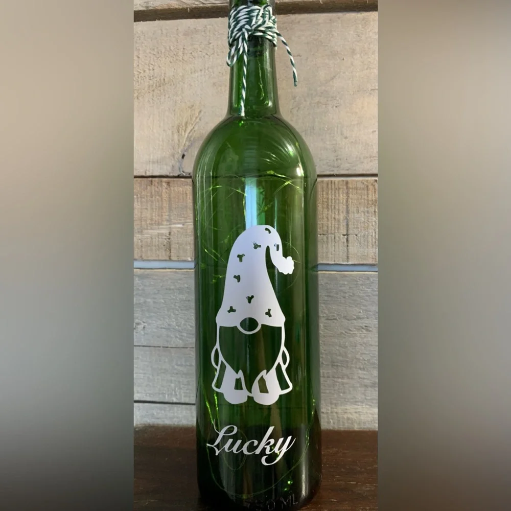 Wine Knot Craft Designs? ‘lucky’ white