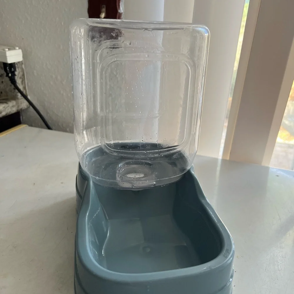 Pet Water Dispenser