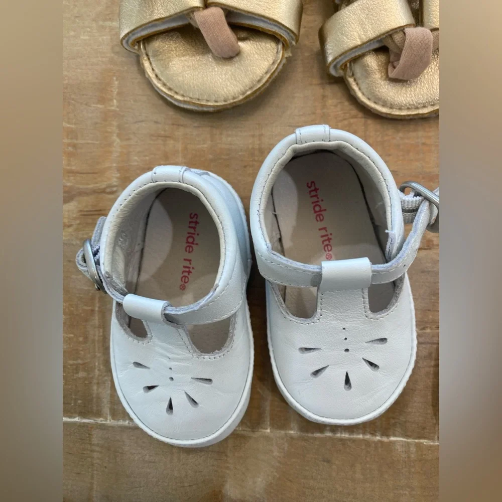 Stride Rite pairs baby