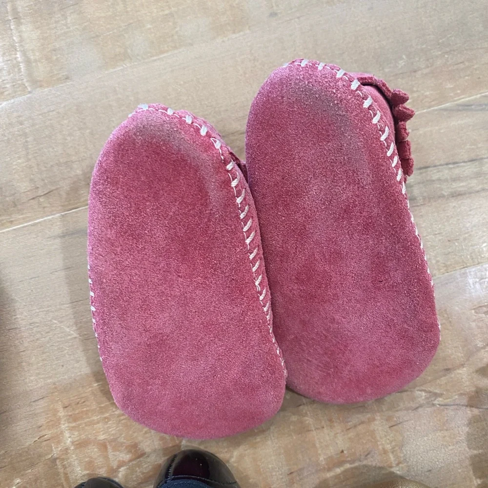 Stride Rite pairs baby