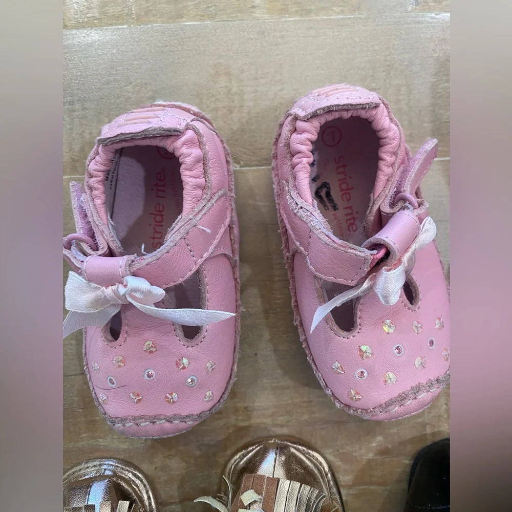 Stride Rite pairs baby