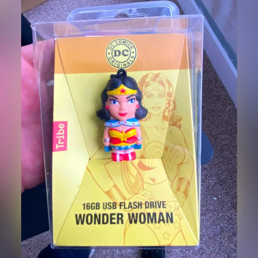 Tribe Original DC Comics Wonder Woman Super Hero 16 GB Flash Drive Stick New