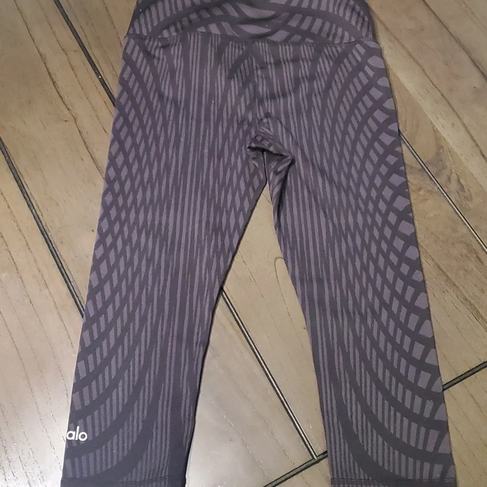 Alo Airblush Capri Leggings
