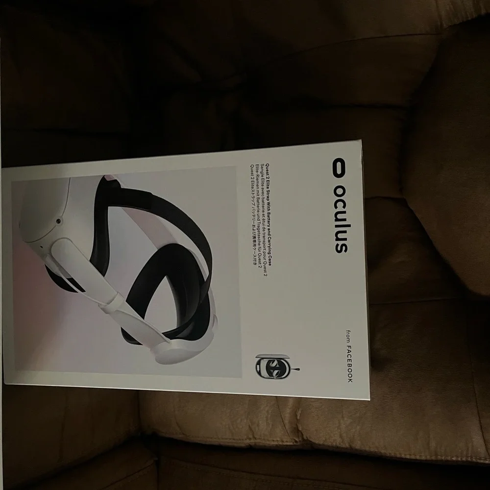 Meta quest 2 64gb with carry case and extended battery
