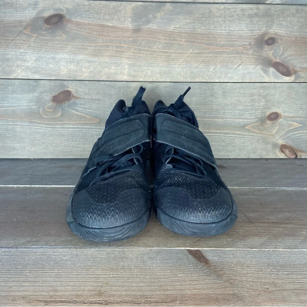 Nike kyrie 2 womens size 8 sneakers triple black basketball shoes
