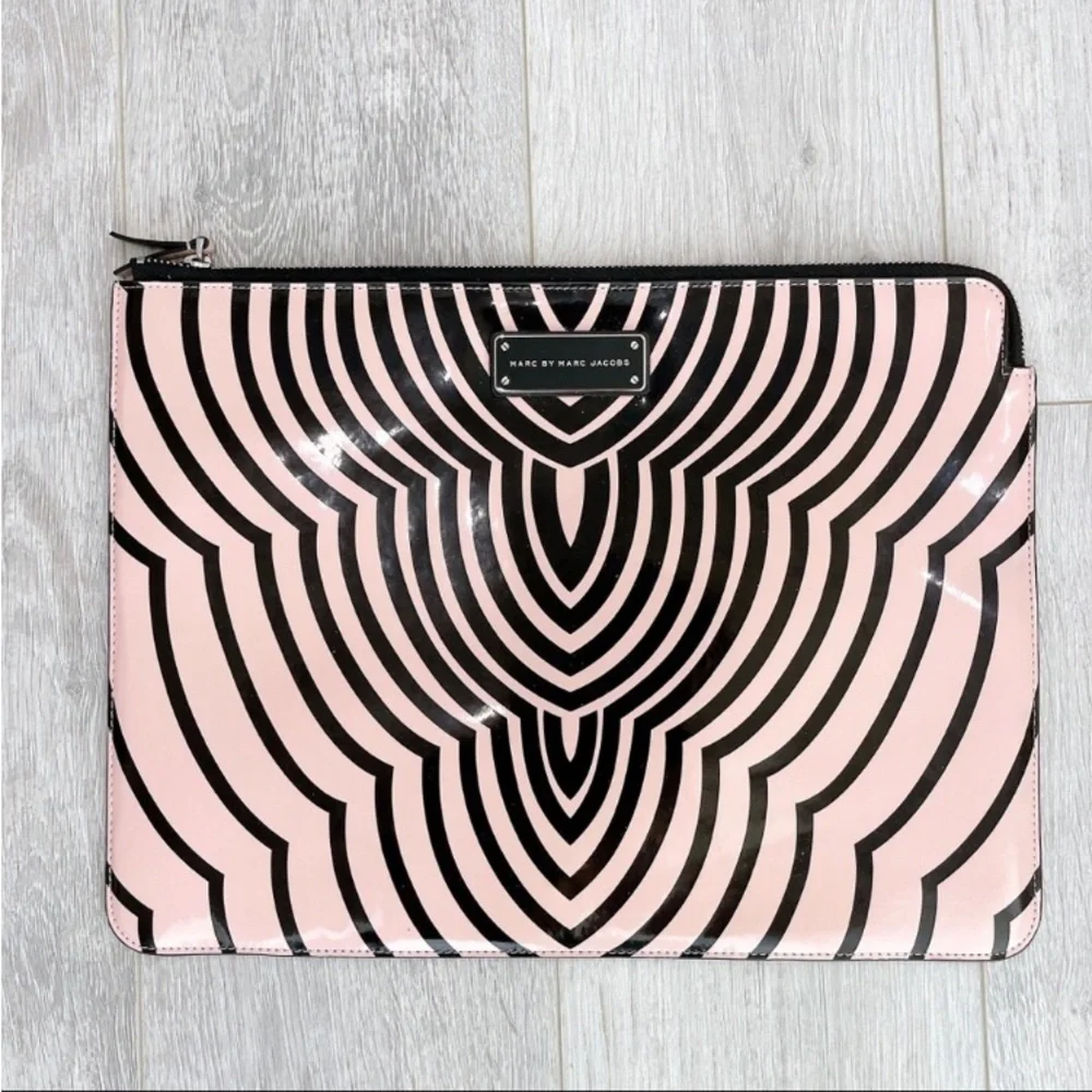 Marc By Marc Jacobs euc laptop