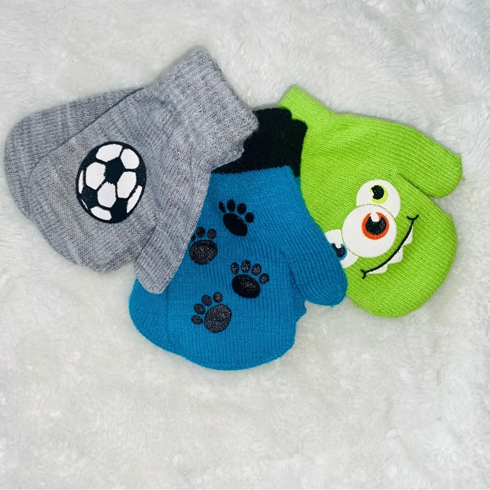 NWT Baby Mittens set