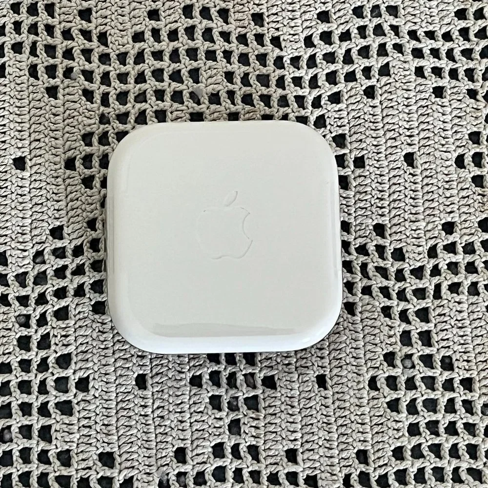 NEW Apple wired headphones