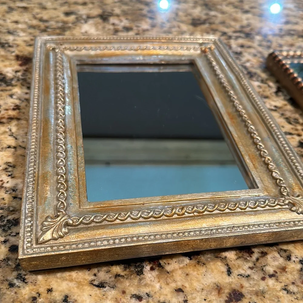 N/A small mirror