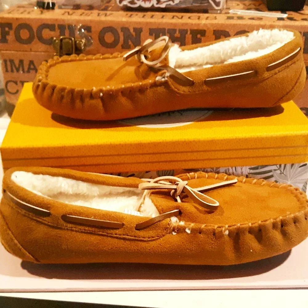 NWOT Lucky Fur Lined Moccaisin