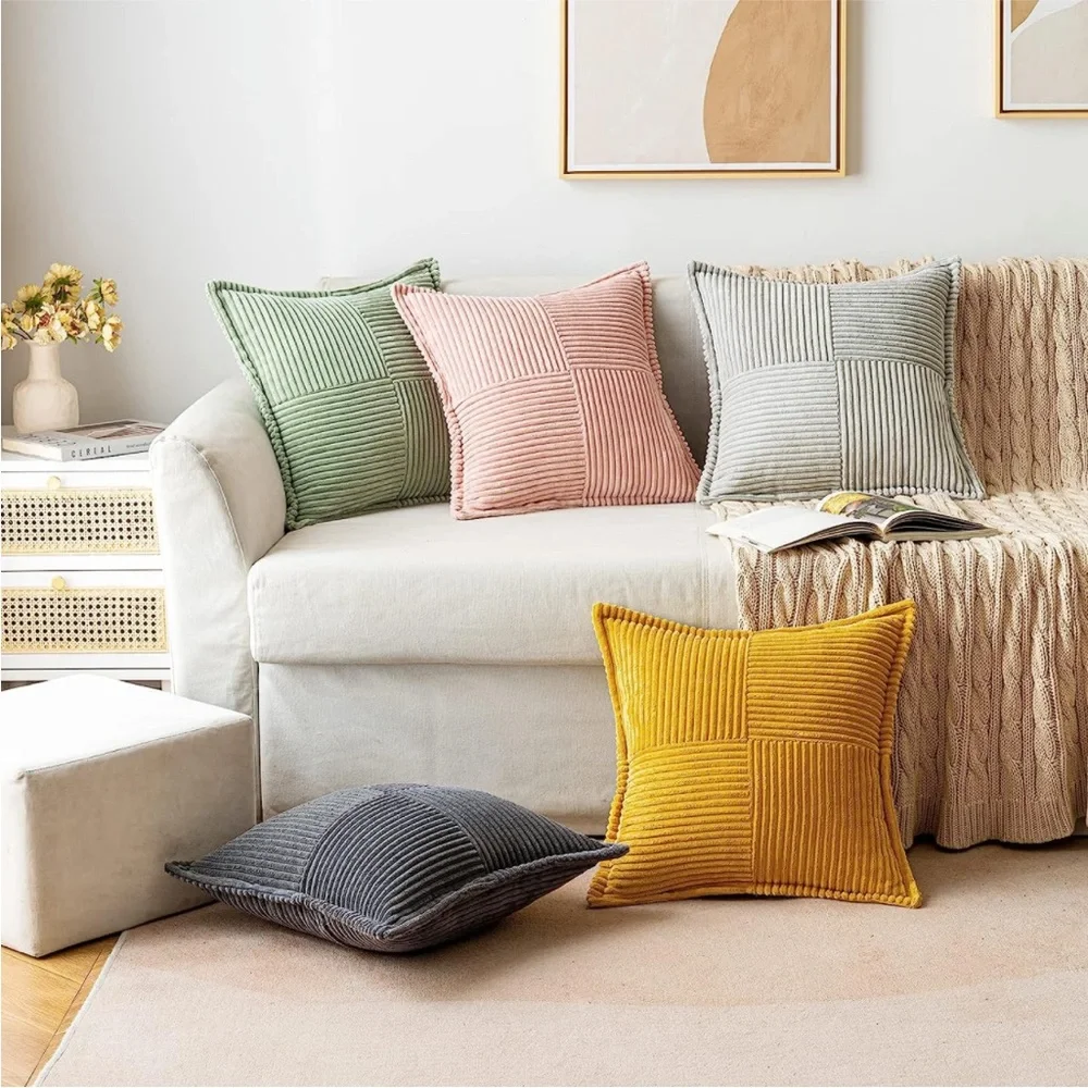 West Elm 🌸beautiful pillowcase