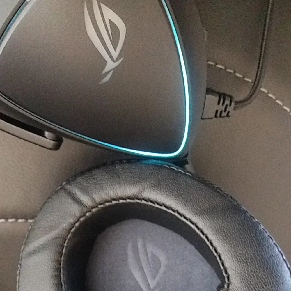 ASUS microphone controls design
