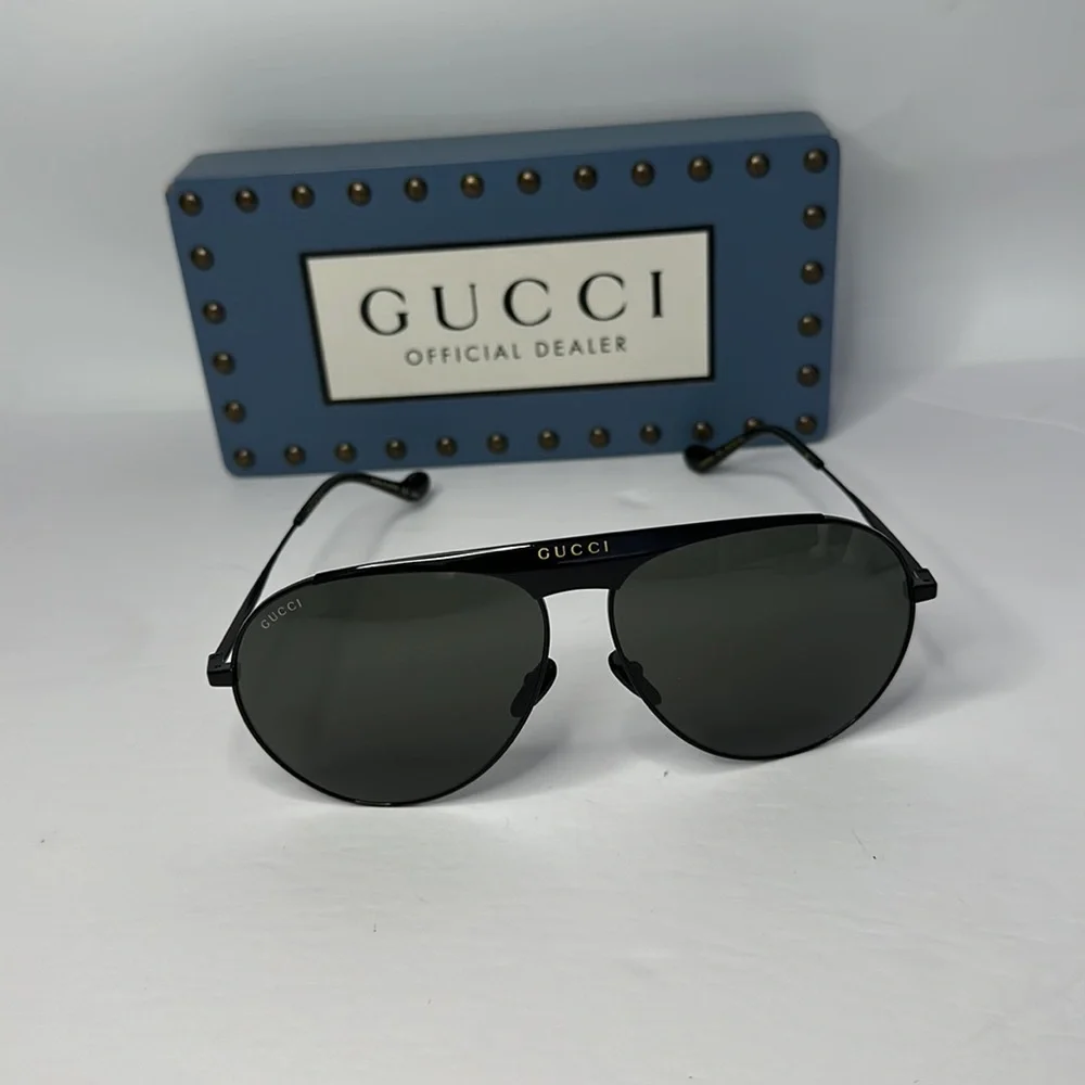 Authentic Gucci super light, stylish and bold design. The latest Gucci GG0908s