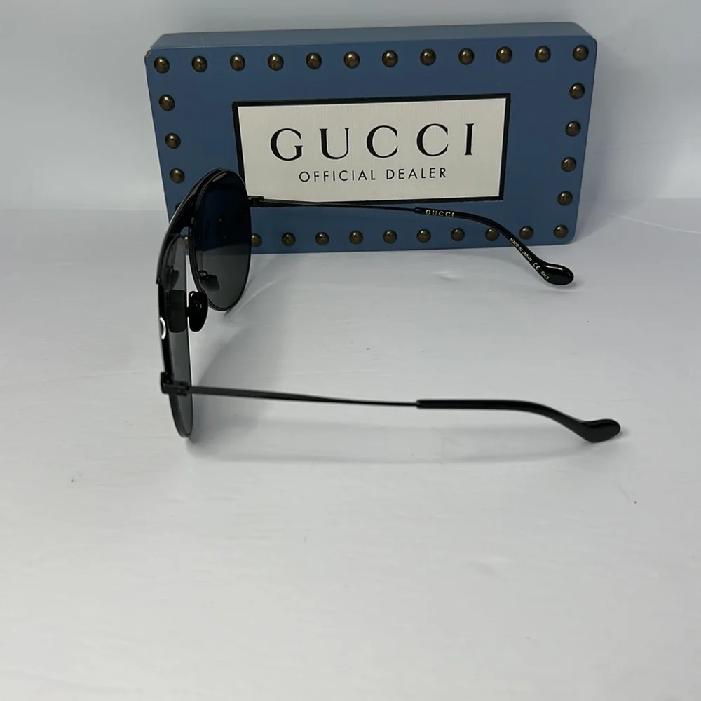 Authentic Gucci super light, stylish and bold design. The latest Gucci GG0908s