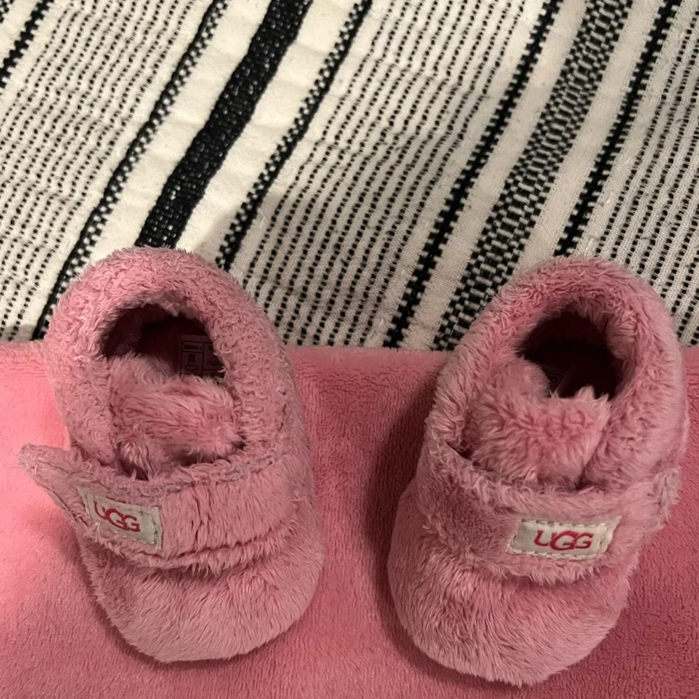 UGG bootie snuggie