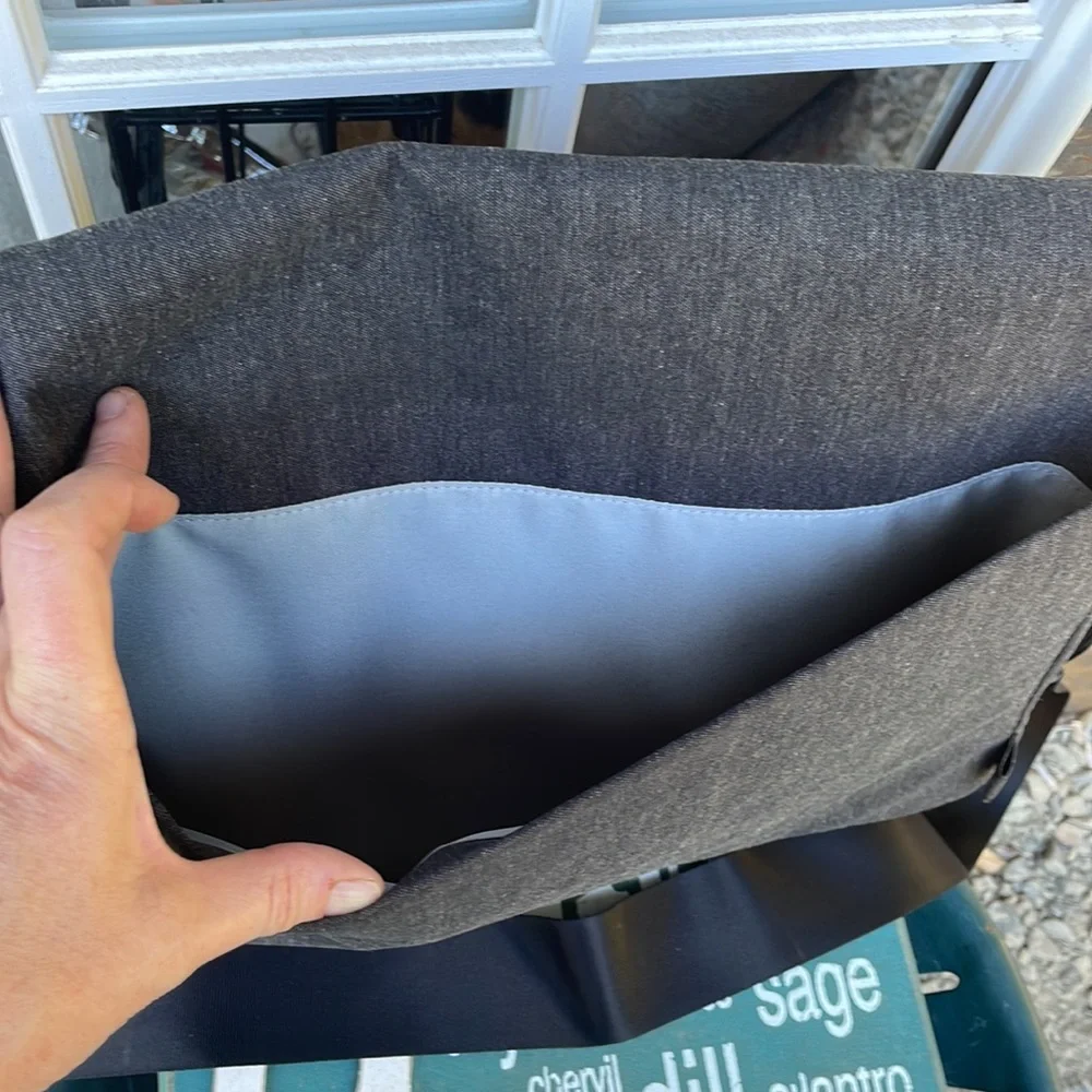 Incase Computer/Laptop Bag.