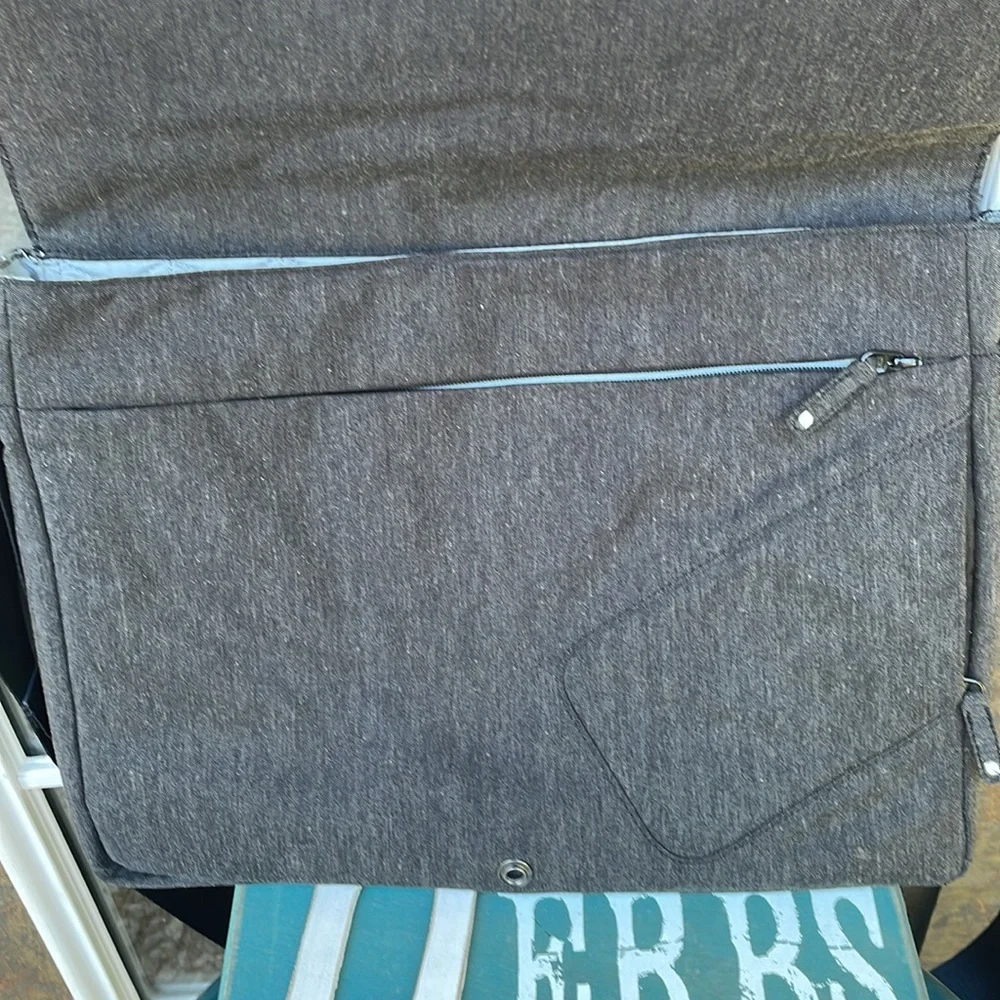 Incase Computer/Laptop Bag.