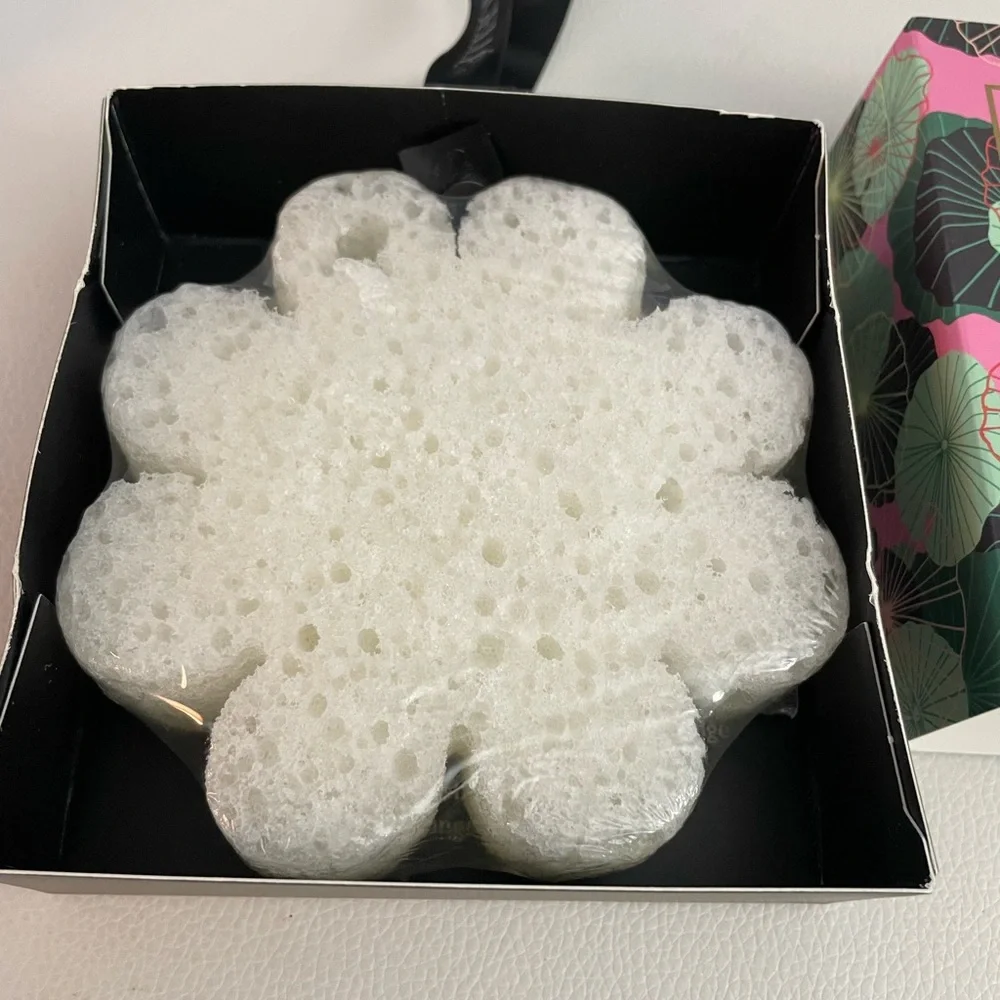 NIB Spongelle sparkling sage