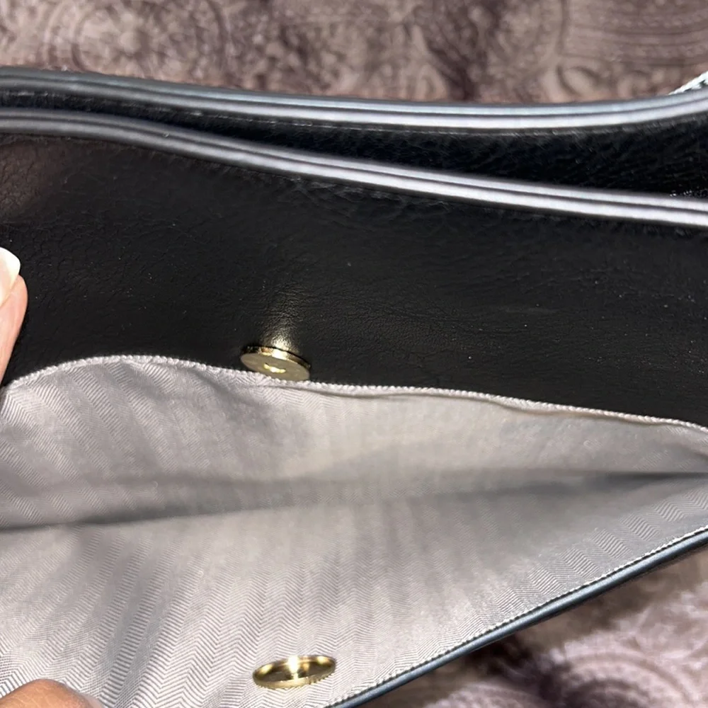 HKCLUF purse dimensions