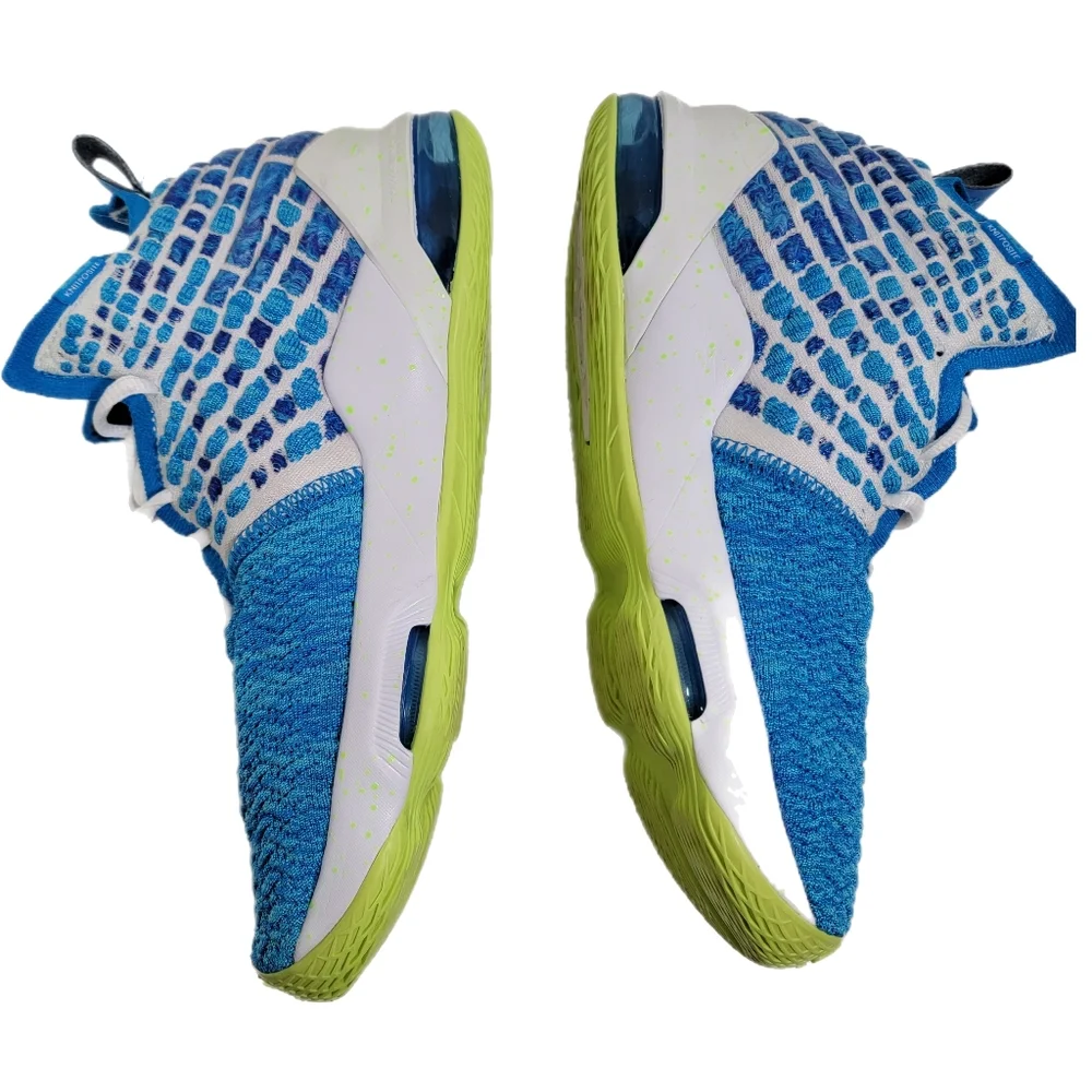 Nike sale pair