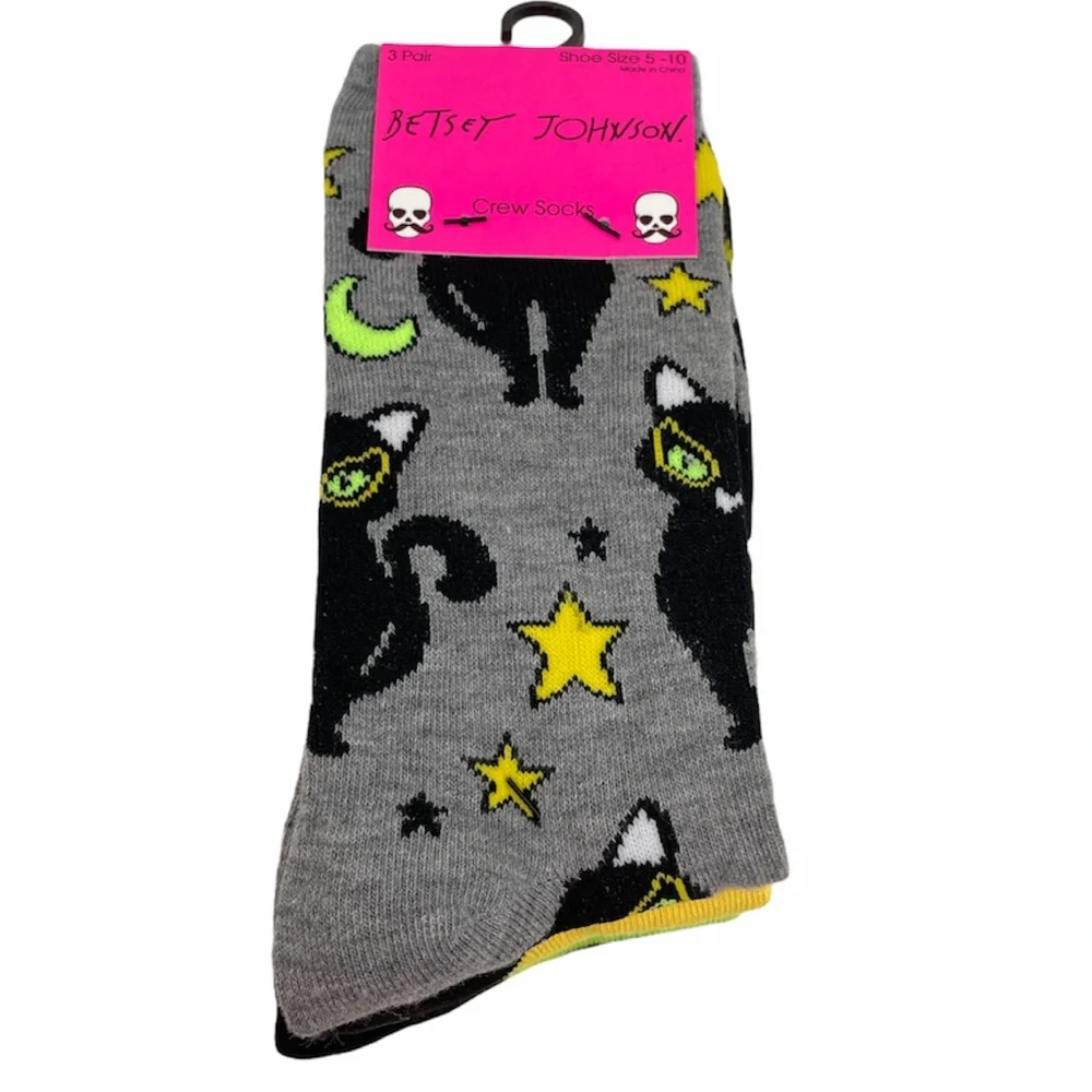 Betsey Johnson size green pairs