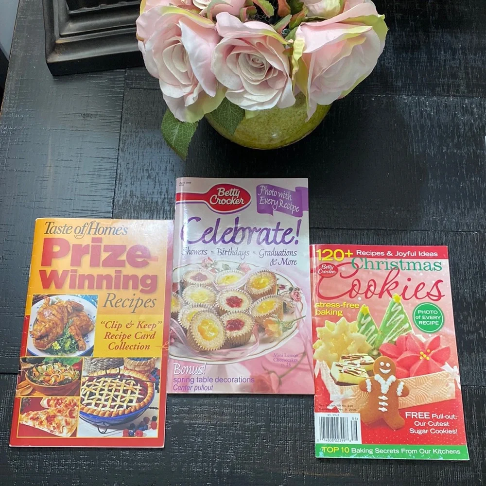 Group of 3 Cookbooks! Taste Of Home & Betty Crocker!