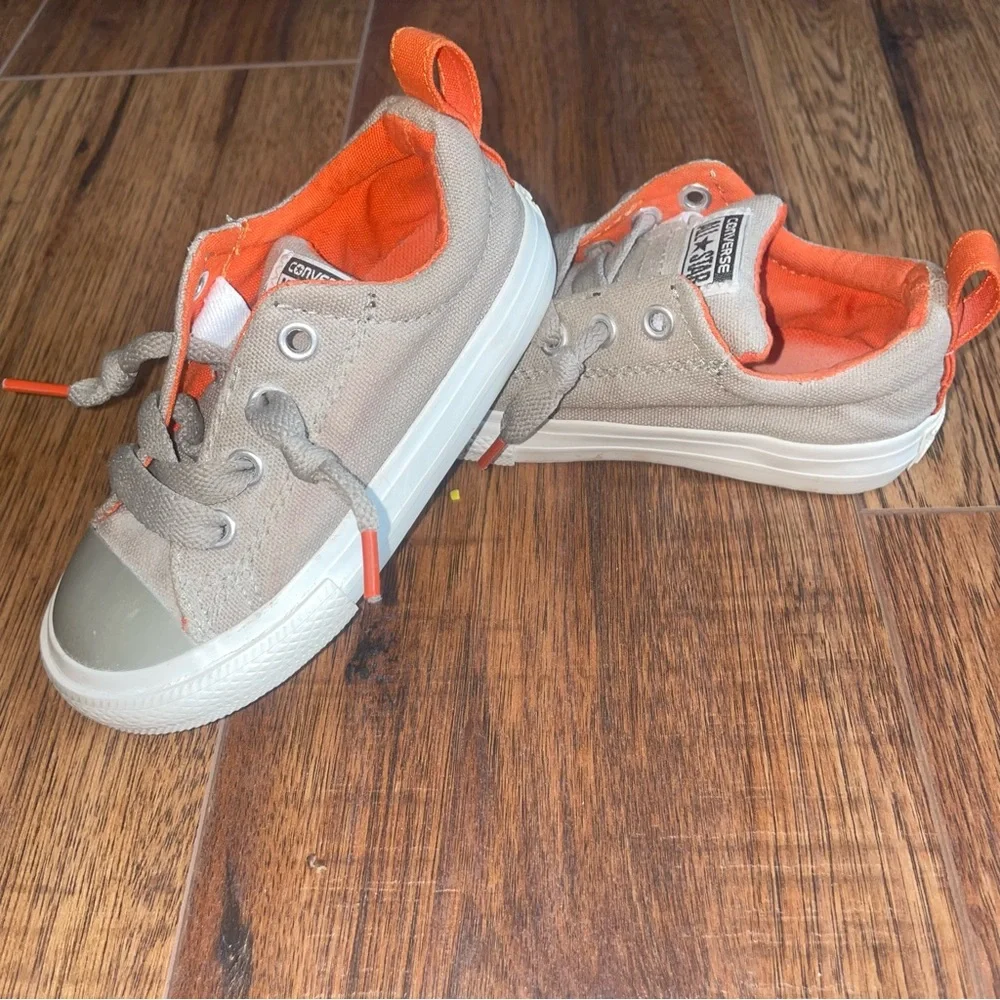 Converse orange tan
