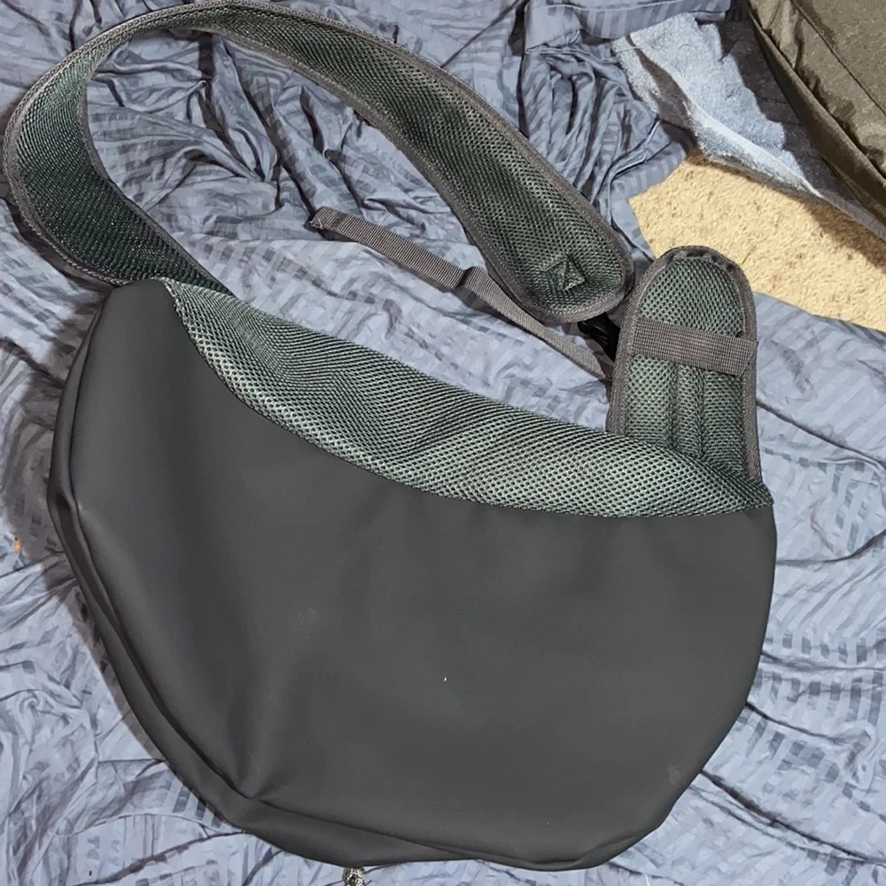 Nwot Pet Sling Carrier Small Dogs/Cats Adjustable Strap Mesh Hand Free