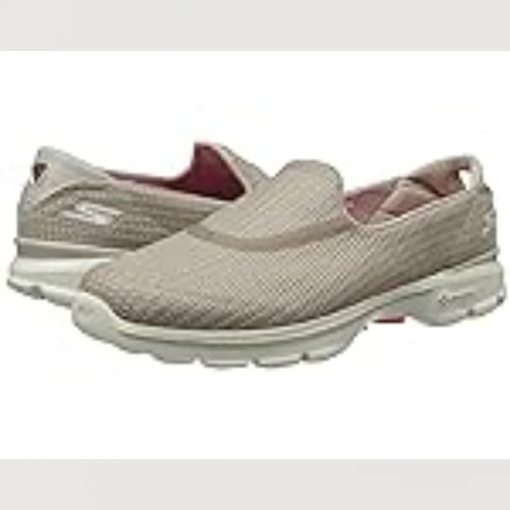 👣SKECHERS GoWalk 3 in Stone
