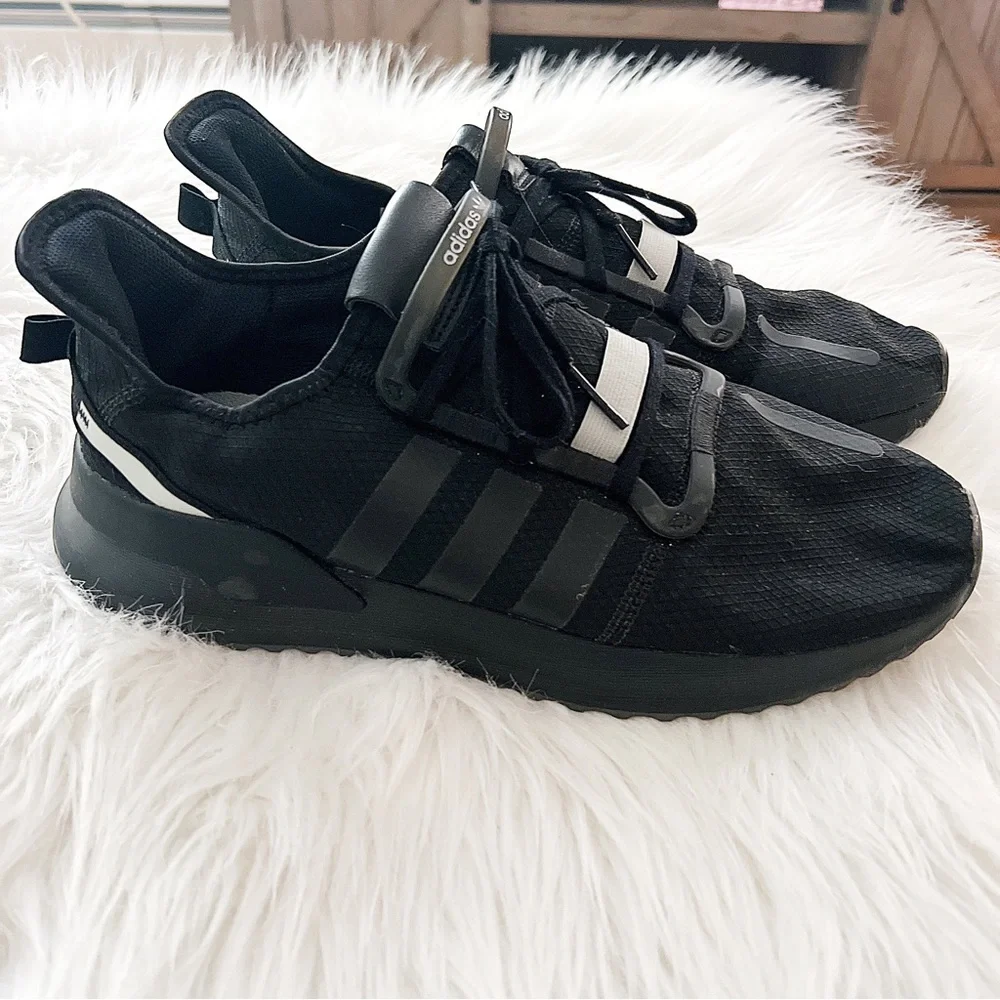 ⭐️Adidas U Path Running Sneakers⭐️