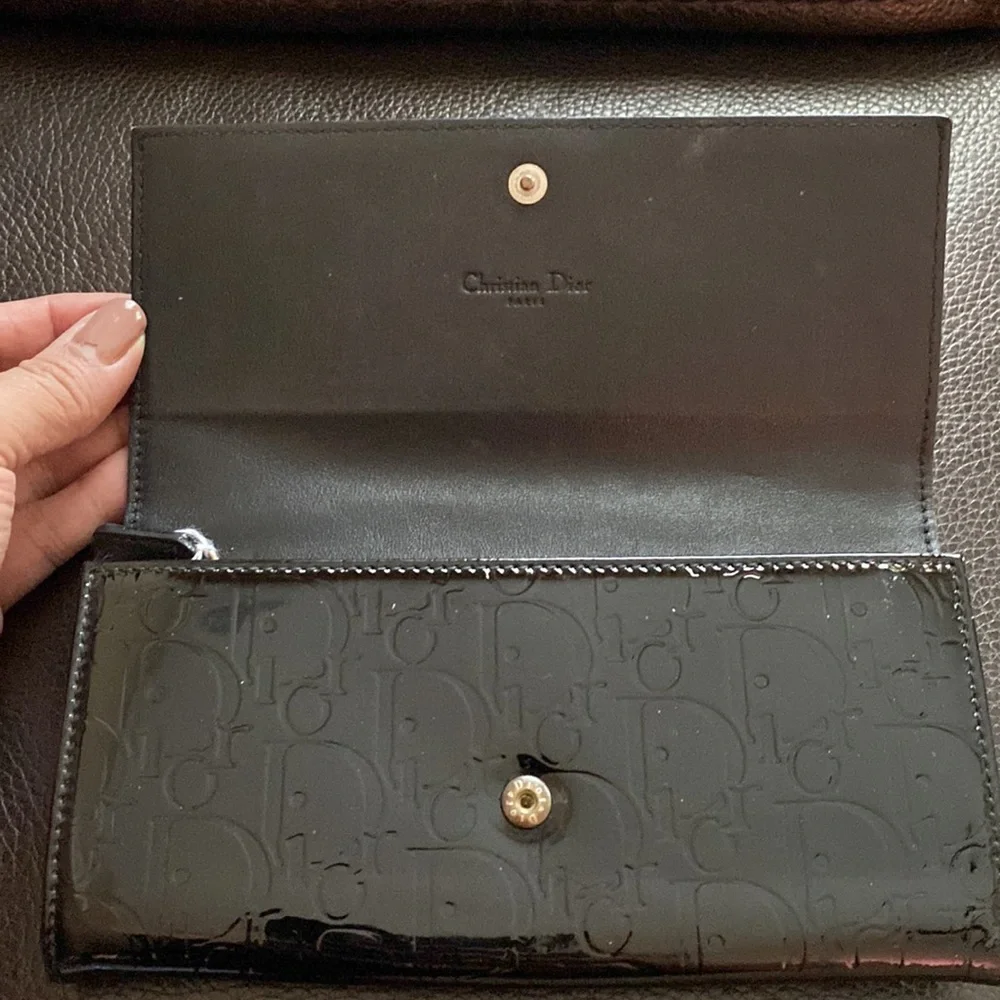 Christian dior oblique design patent leather long wallet.