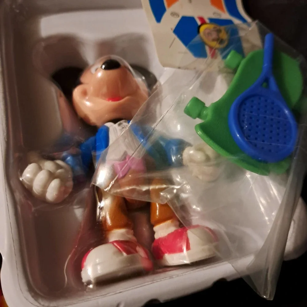 RARE VINTAGE COLLECTIBLE SEALED Mattel Mickey Sportscar Playset No 6497