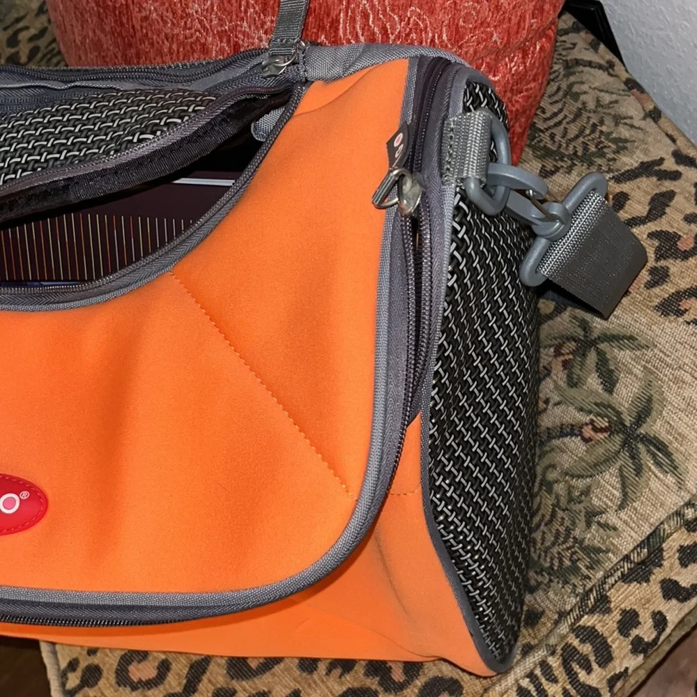 N/A pet carrier