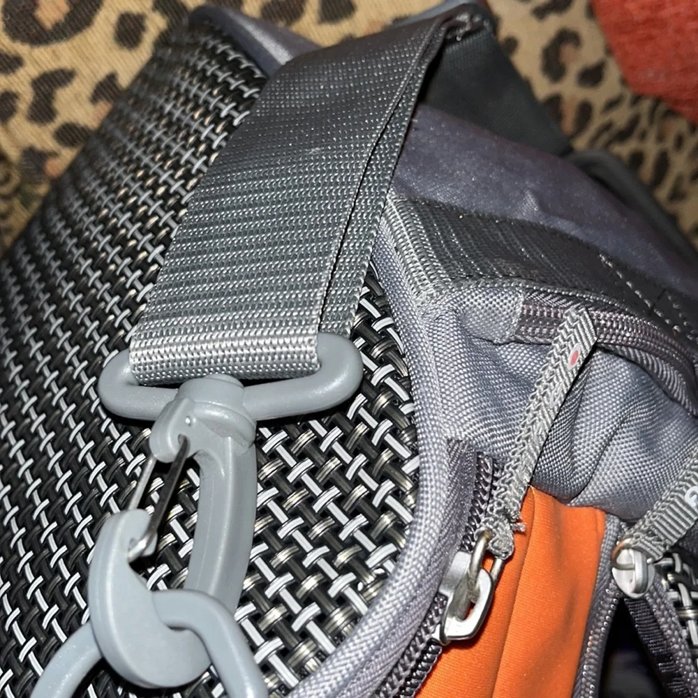 N/A pet carrier