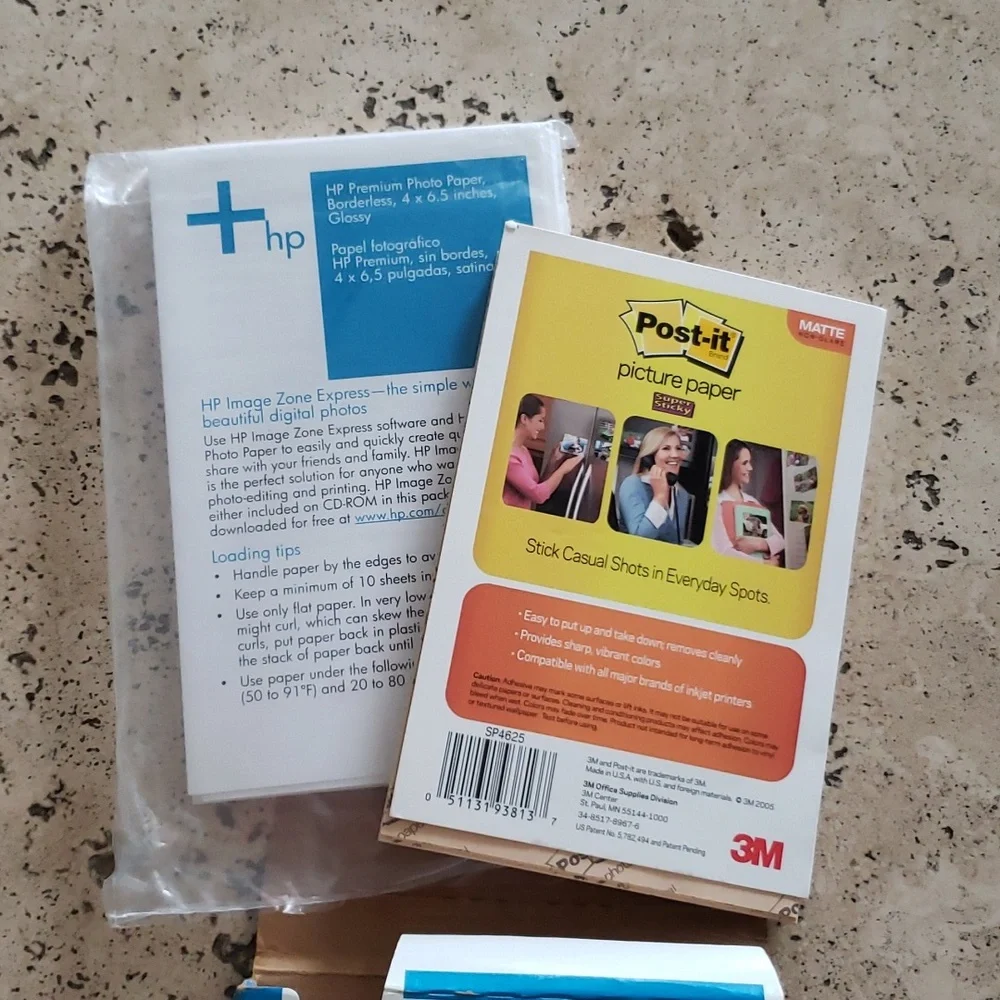 Glossy and matte premium HP photo paper
