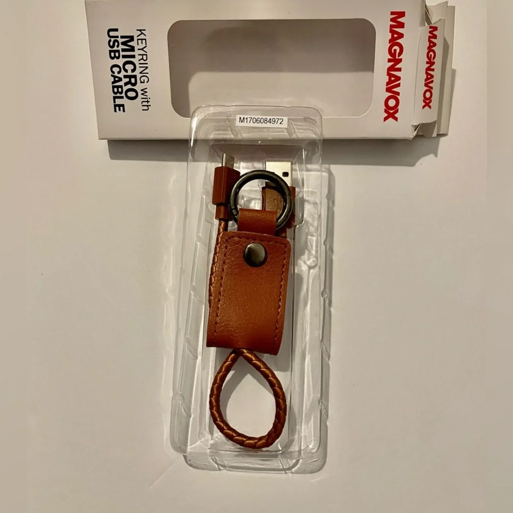 ❌Must Bundle❌🔌 Charger/USB Keychain NWT -Brown