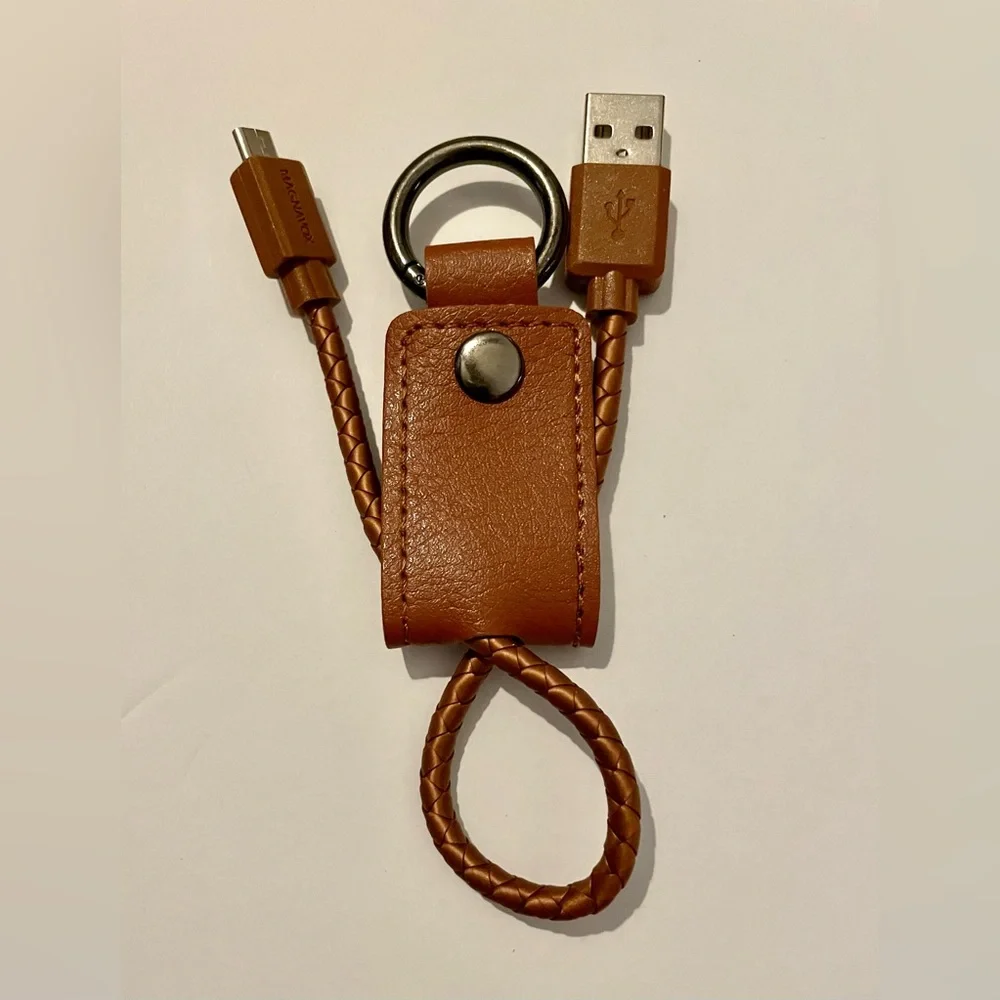 ❌Must Bundle❌🔌 Charger/USB Keychain NWT -Brown