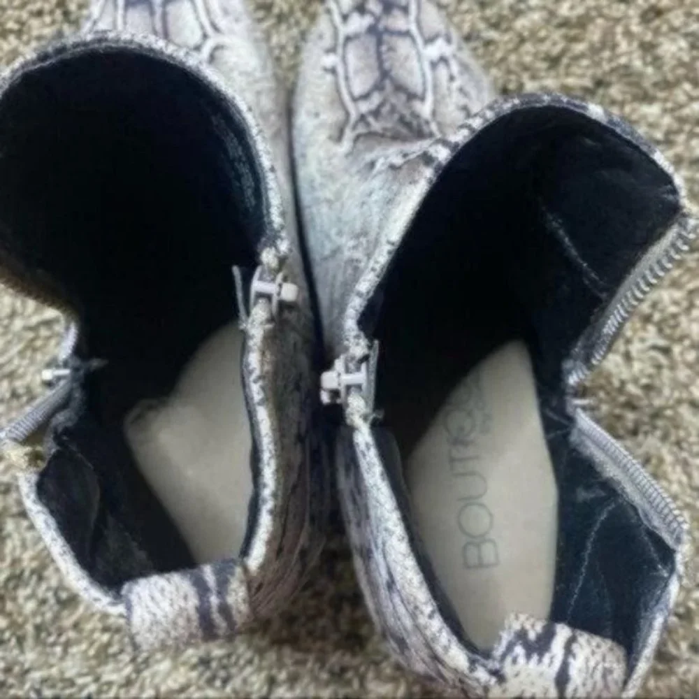 Corkys boutique by