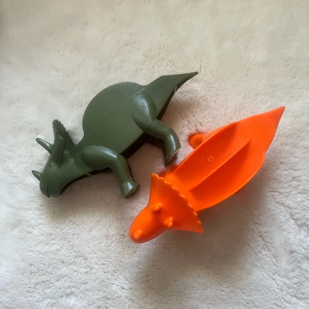 Kids Funwares T-Rex & Triceratops Taco Stands