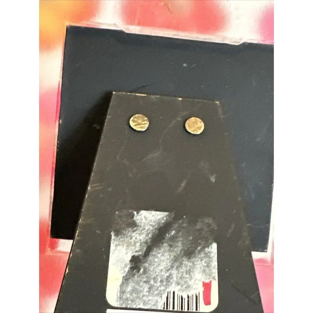 Habitat acrylic tried