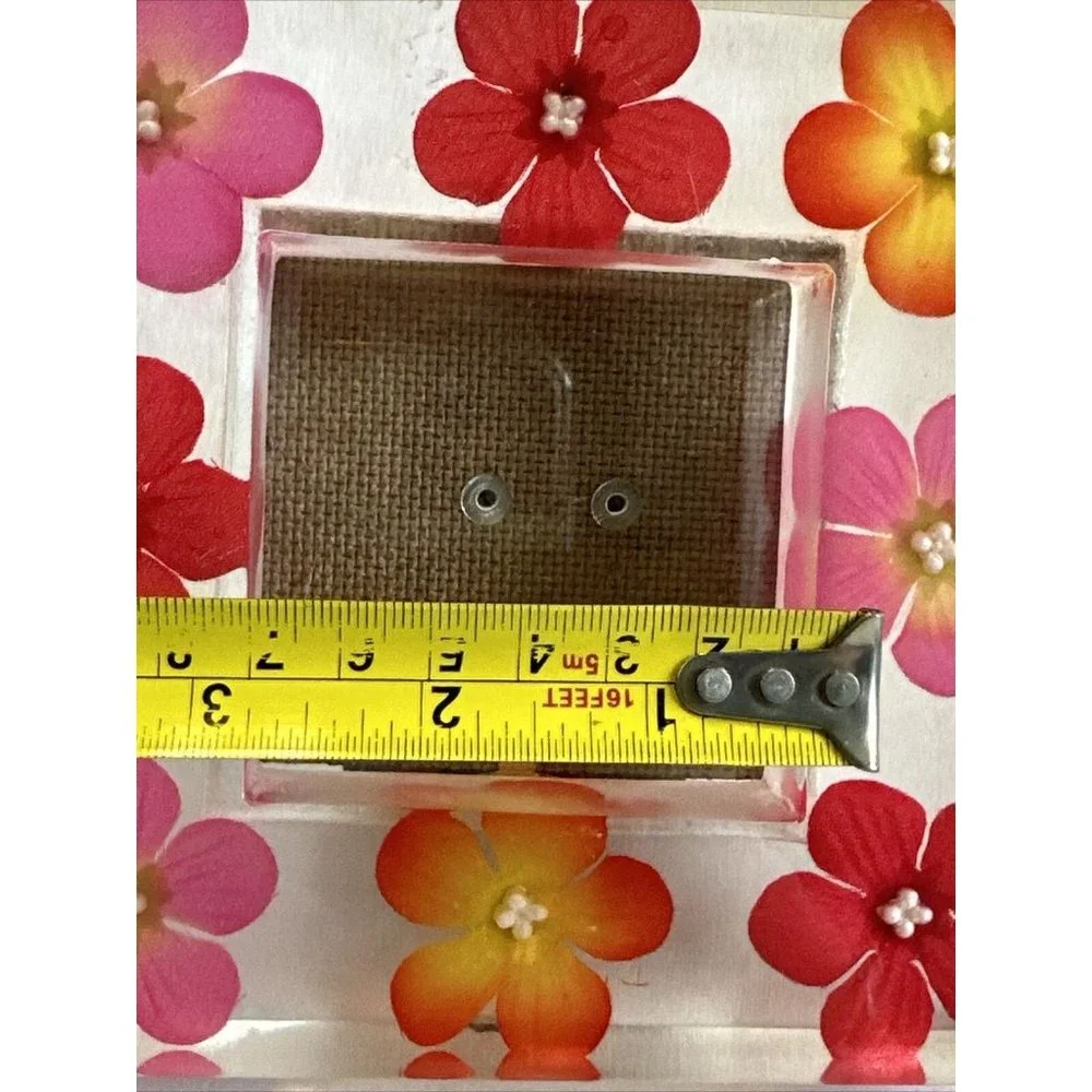 Habitat frame acrylic flower