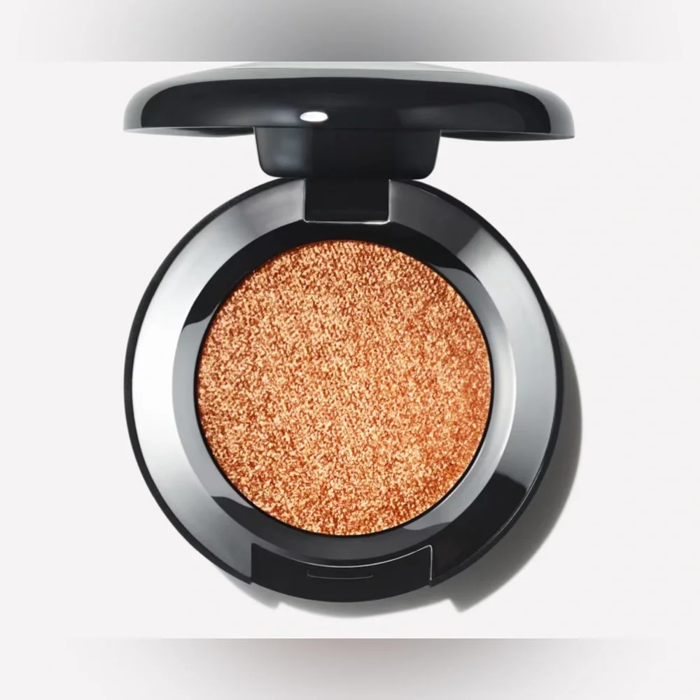 MAC Cosmetics eye shadow