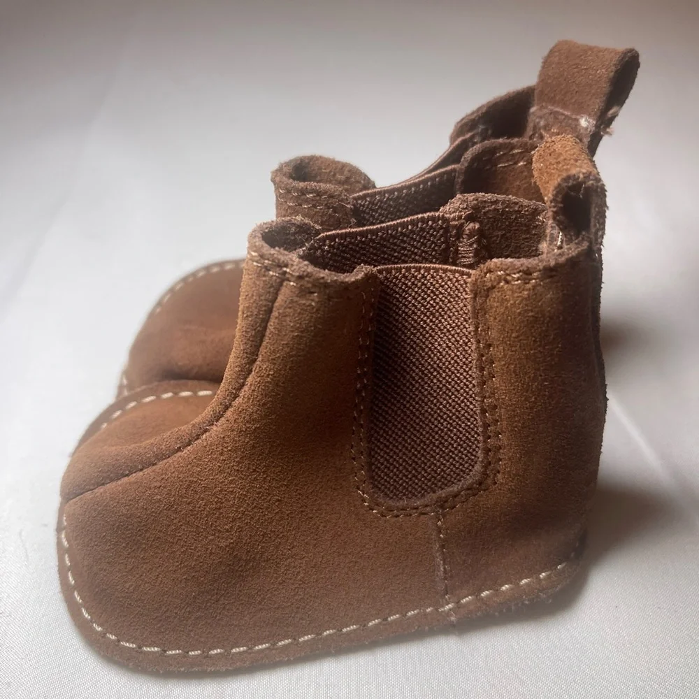Baby Gap Suede Moccasins (0-3 mos)