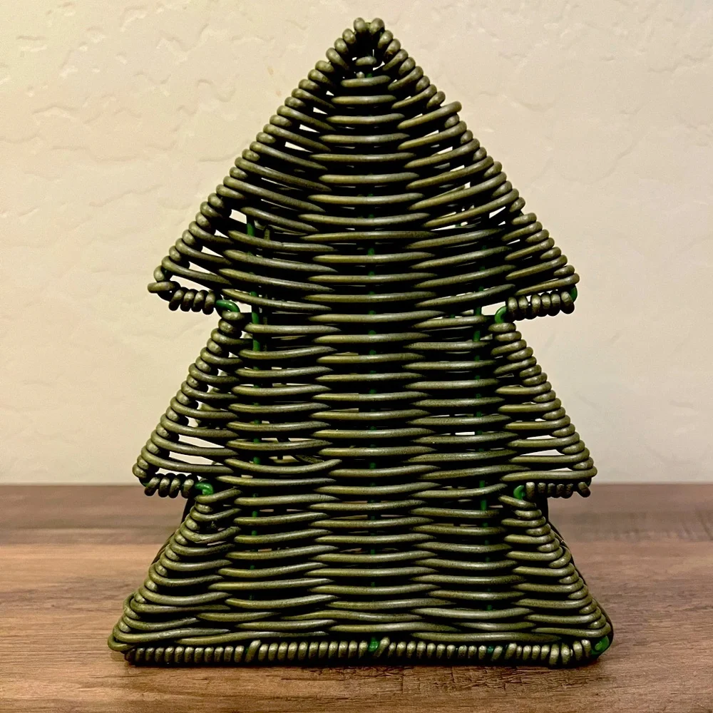 Target Bullseyes Playground Christmas Tree Woven Novelty Basket