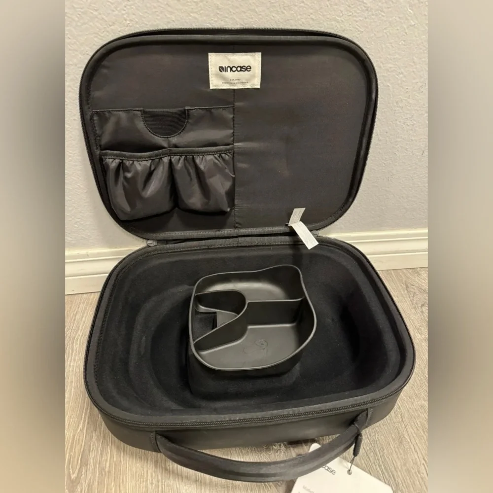 Incase Carry Case for Meta Quest Pro Black Brand New With Tags