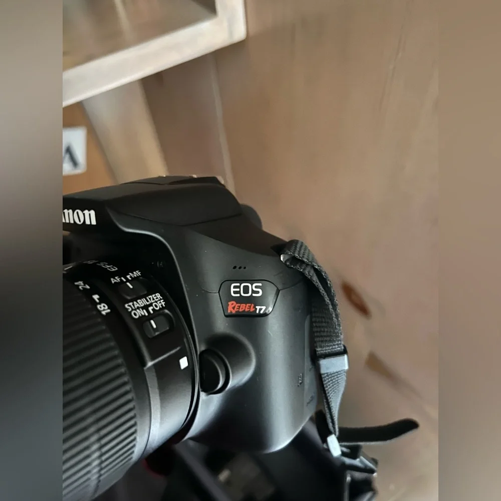 Canon EOS T7 Rebel