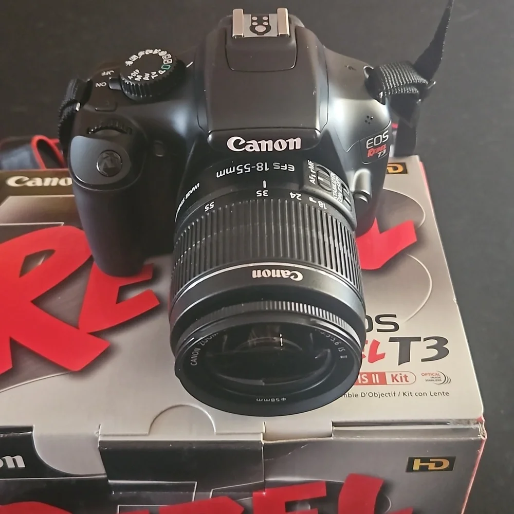 Canon EOS Rebel T3 DSLR