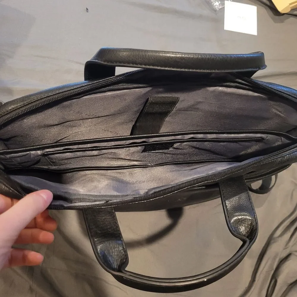 Kenneth Cole Reaction travel style