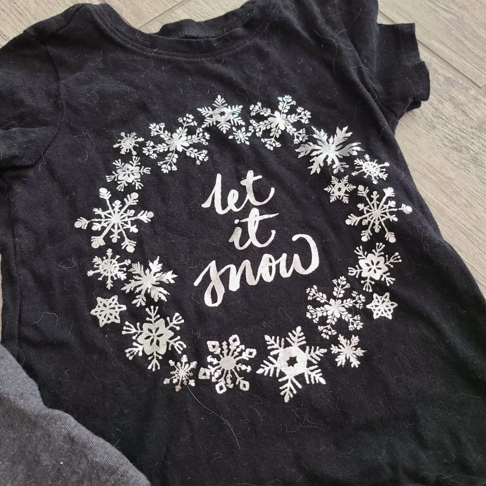 Old Navy toddler girl short sleeve Christmas t-shirts set of 2 grey and black 3T
