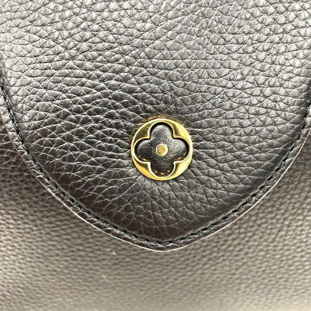 Louis Vuitton Capucines Handbag Black
